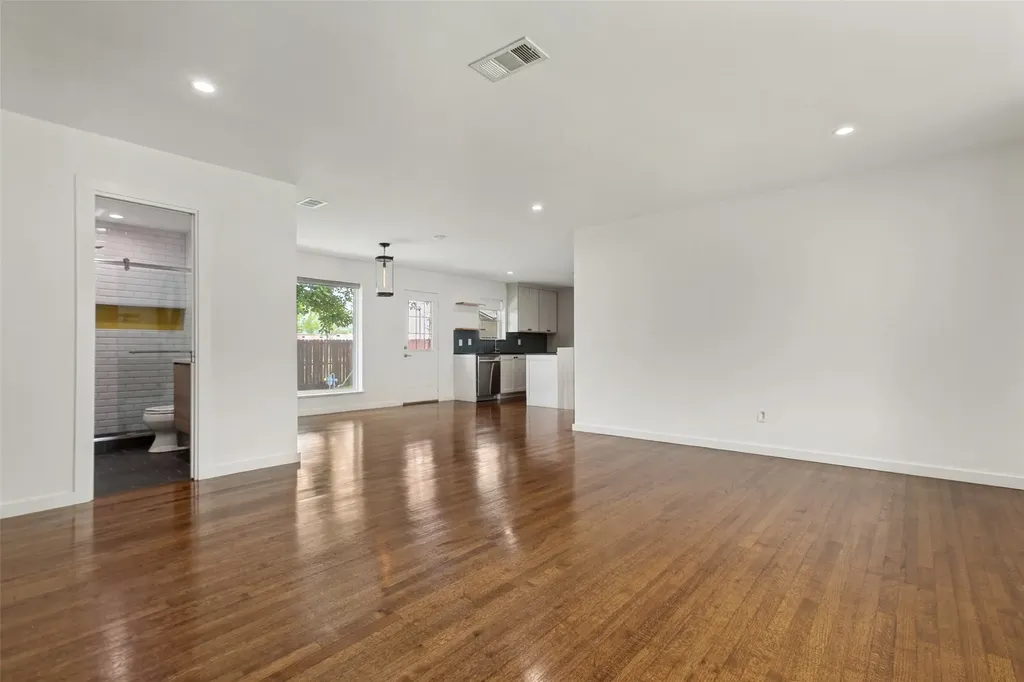 2413 Patricia Lane Garland TX 75041