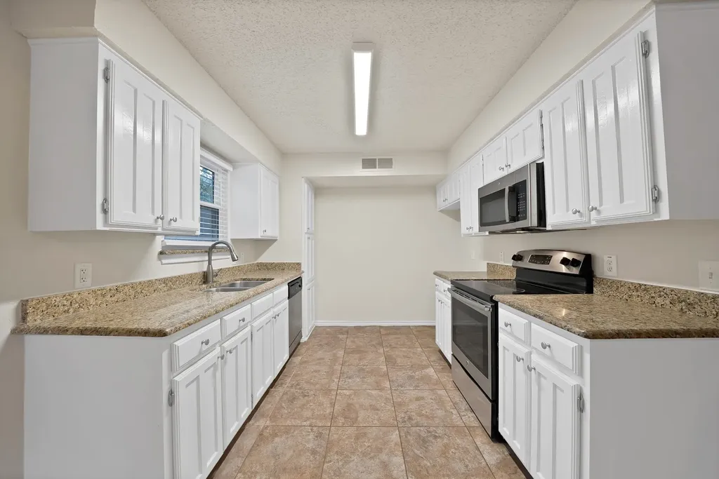 4807 Crestmont Court Arlington TX 76017