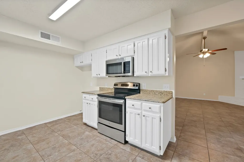 4807 Crestmont Court Arlington TX 76017