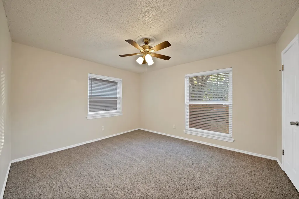 4807 Crestmont Court Arlington TX 76017