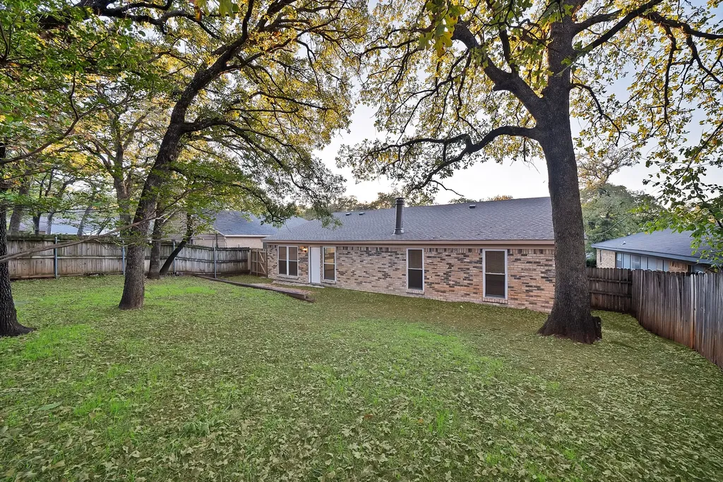 4807 Crestmont Court Arlington TX 76017