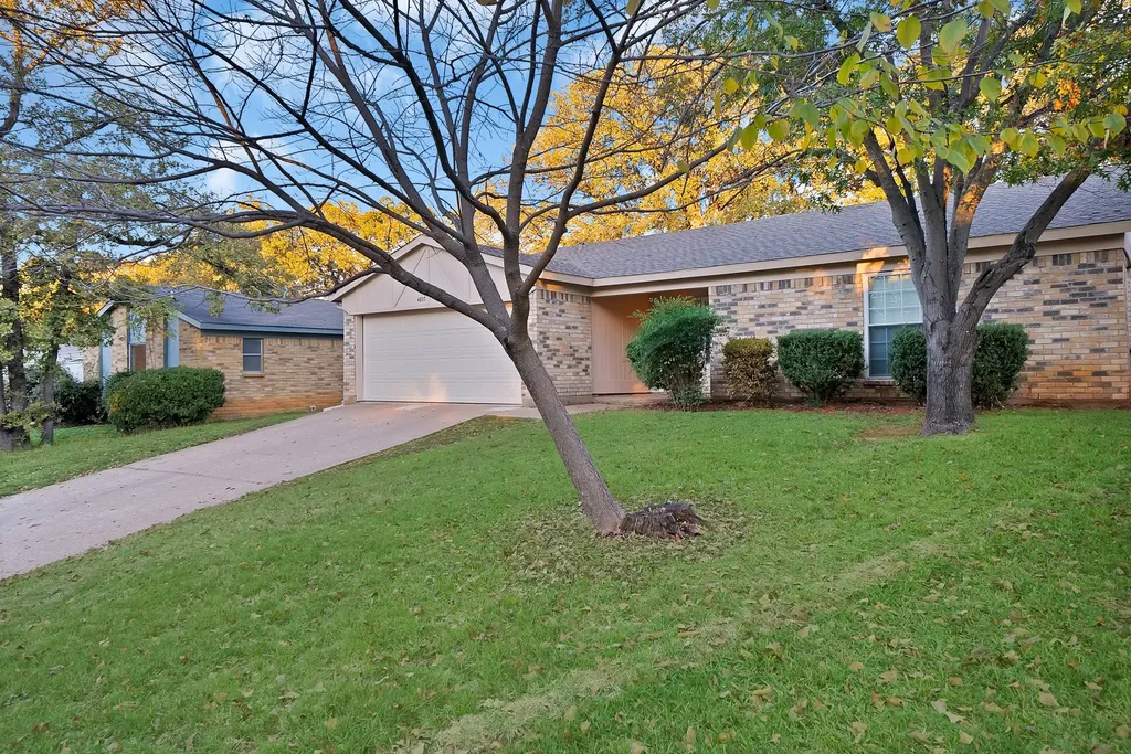 4807 Crestmont Court Arlington TX 76017