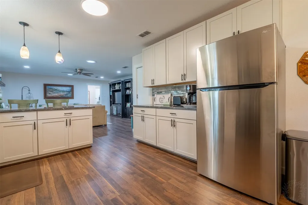 1300 4th Street Granbury TX 76048