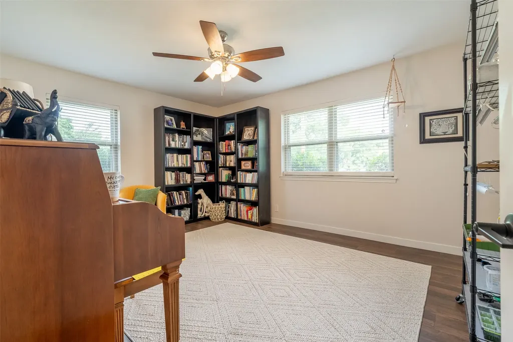 1300 4th Street Granbury TX 76048