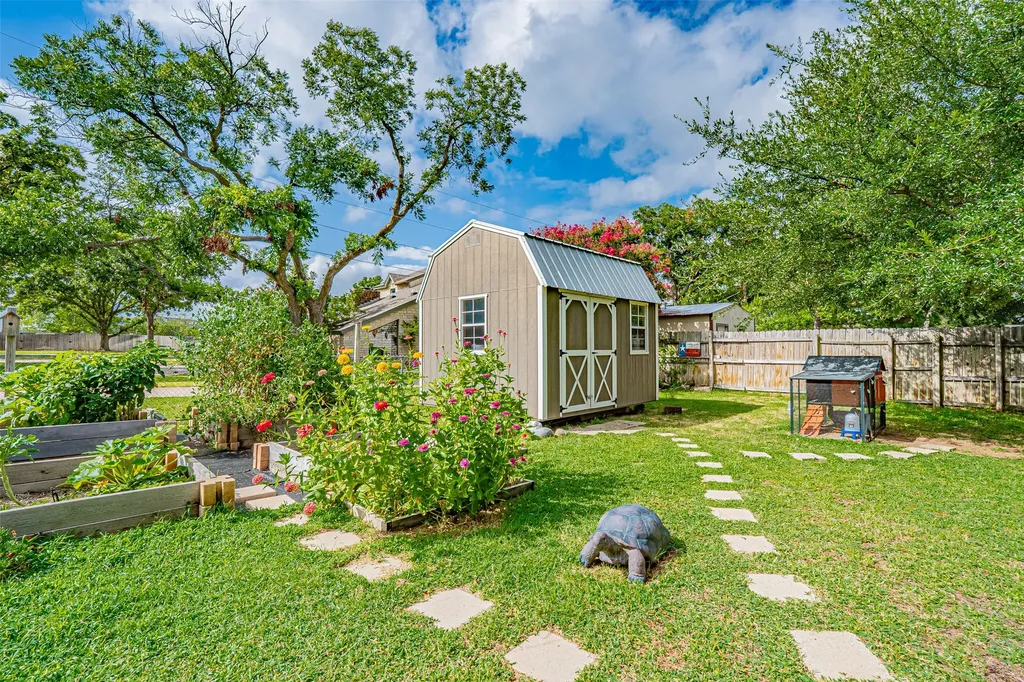 1300 4th Street Granbury TX 76048
