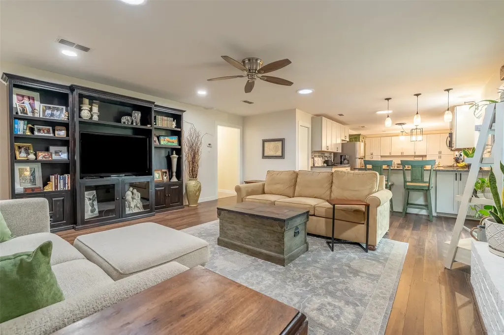 1300 4th Street Granbury TX 76048