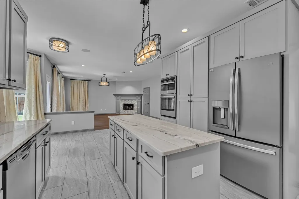 2417 Bonham Trail Grapevine TX 76051