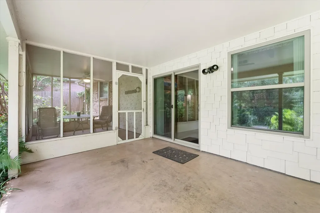 623 N Bowen Road Arlington TX 76012