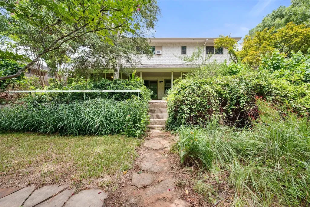 623 N Bowen Road Arlington TX 76012
