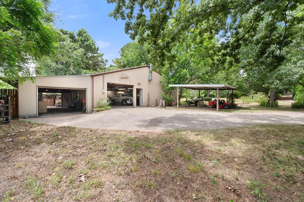 623 N Bowen Road Arlington TX 76012