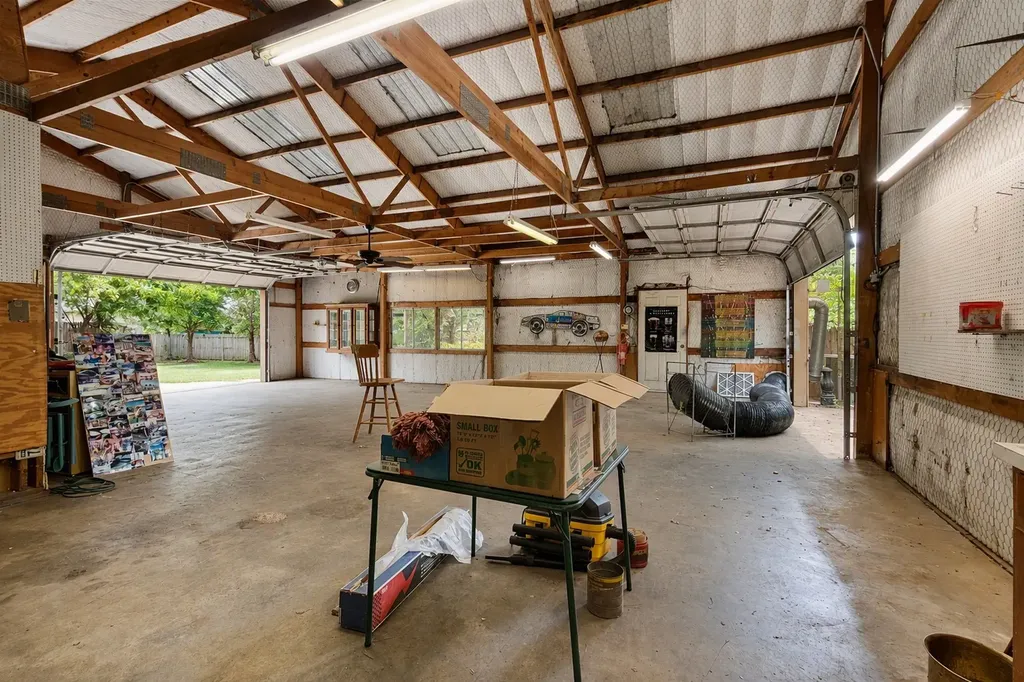 623 N Bowen Road Arlington TX 76012
