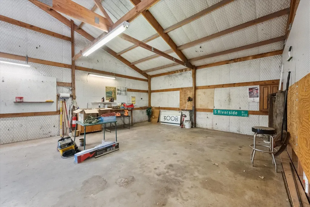623 N Bowen Road Arlington TX 76012