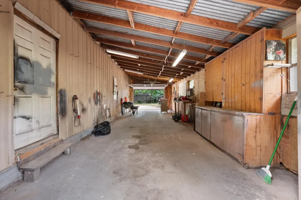 623 N Bowen Road Arlington TX 76012