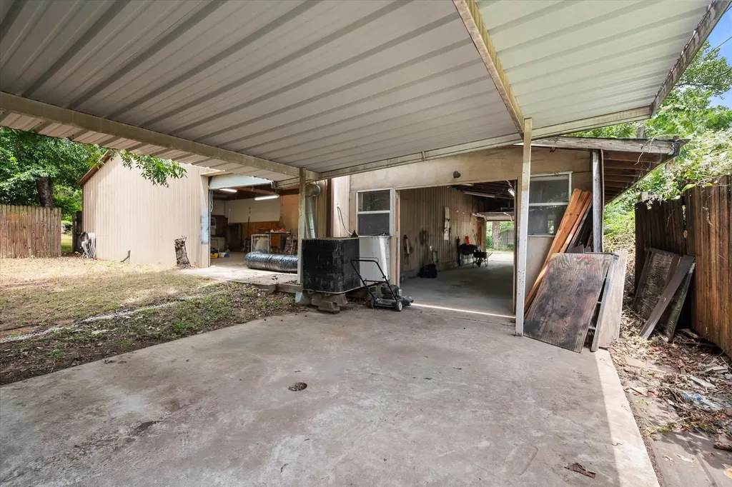 623 N Bowen Road Arlington TX 76012