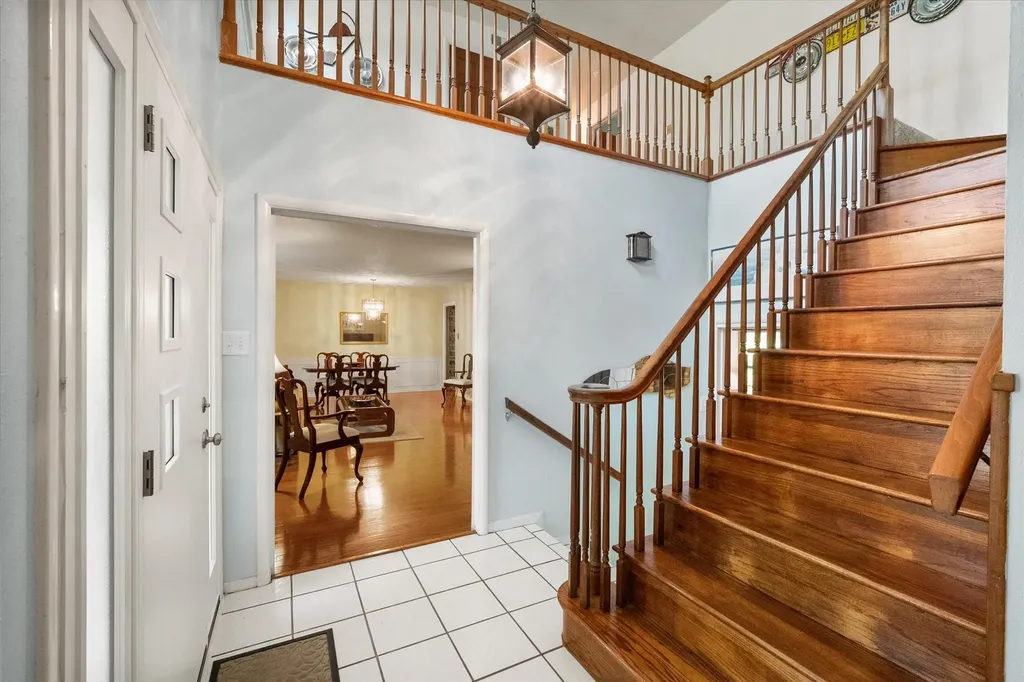 623 N Bowen Road Arlington TX 76012