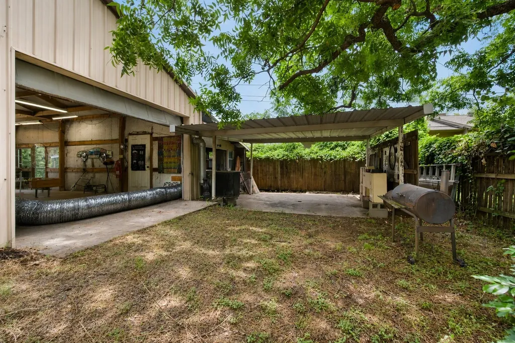 623 N Bowen Road Arlington TX 76012