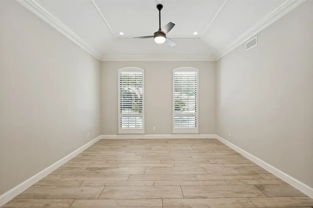 5922 Bent Trail Dallas TX 75248