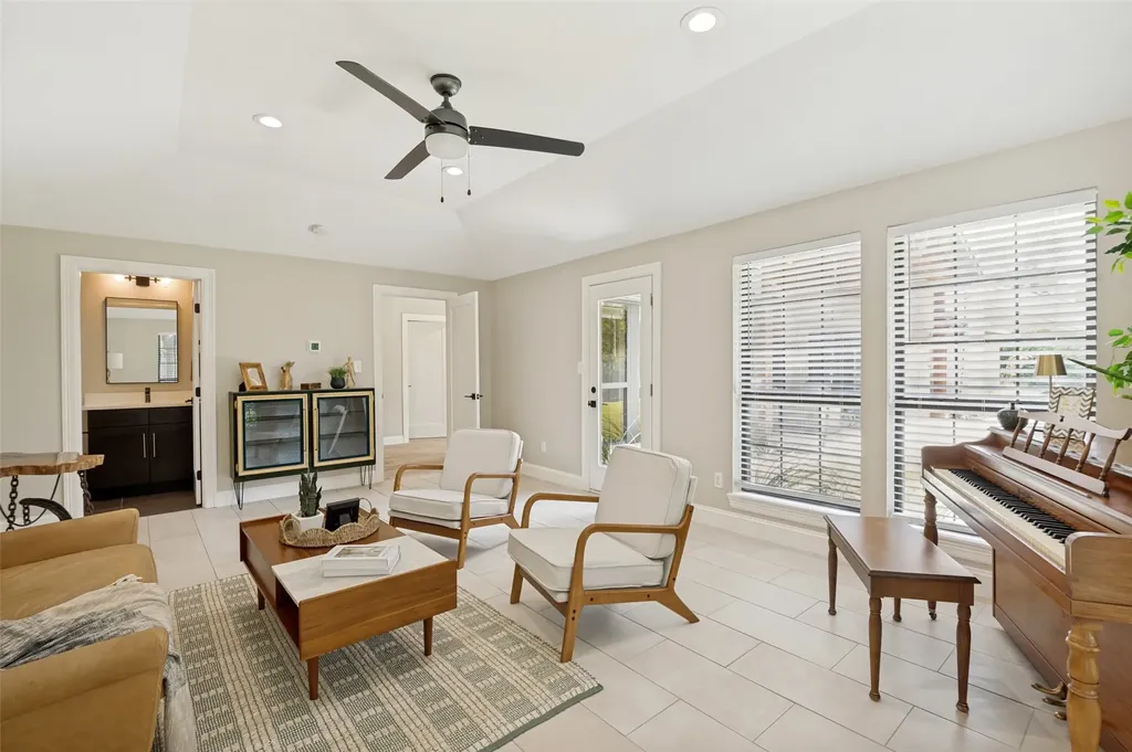 5922 Bent Trail Dallas TX 75248