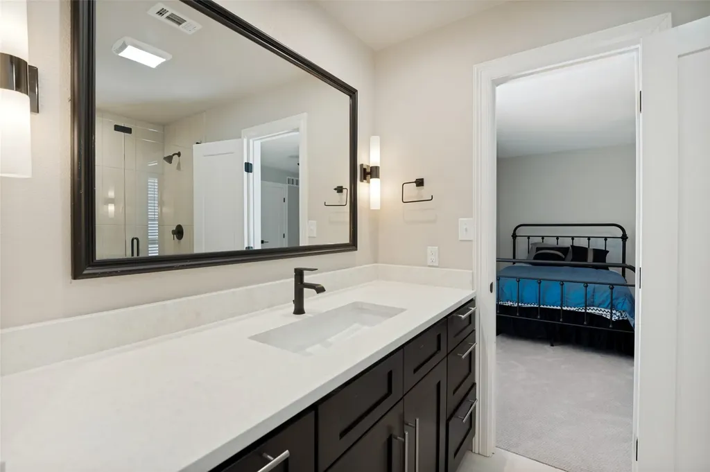 5922 Bent Trail Dallas TX 75248