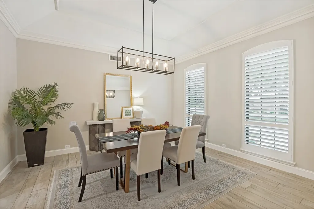5922 Bent Trail Dallas TX 75248
