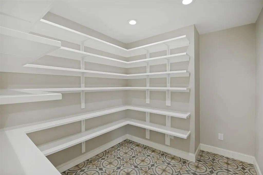 5922 Bent Trail Dallas TX 75248