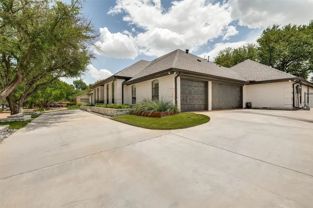 5922 Bent Trail Dallas TX 75248