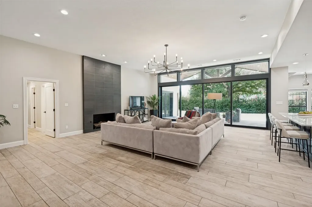 5922 Bent Trail Dallas TX 75248
