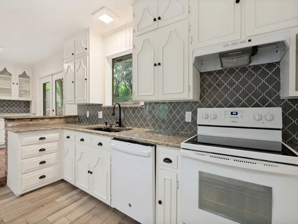 1408 N Cedar Hill Road Cedar Hill TX 75104