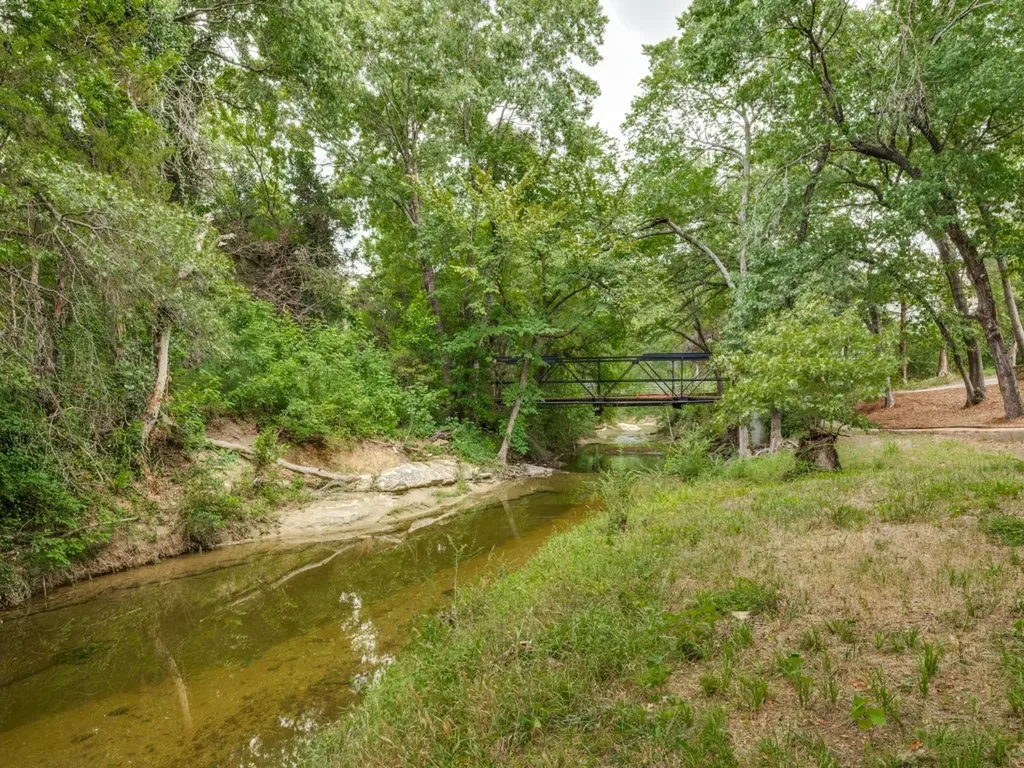 1408 N Cedar Hill Road Cedar Hill TX 75104