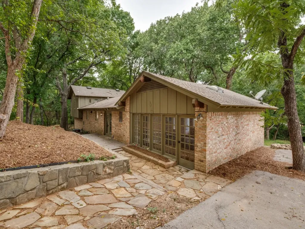 1408 N Cedar Hill Road Cedar Hill TX 75104