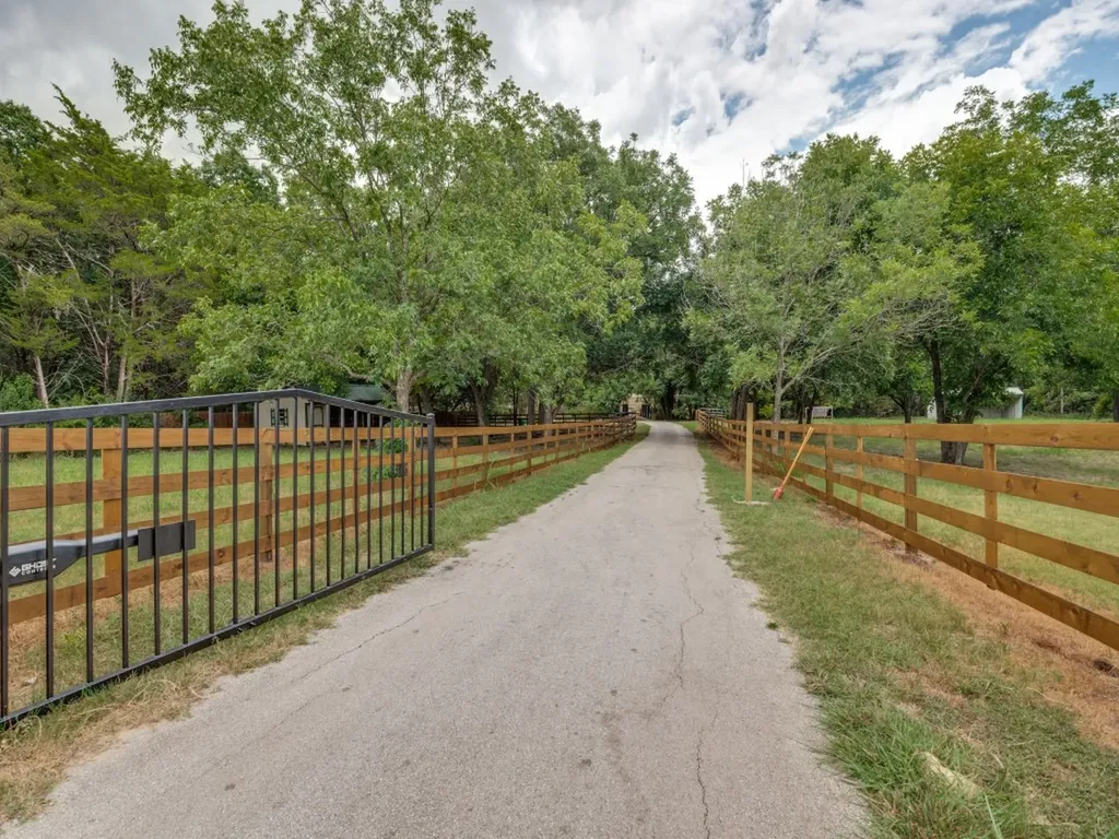 1408 N Cedar Hill Road Cedar Hill TX 75104