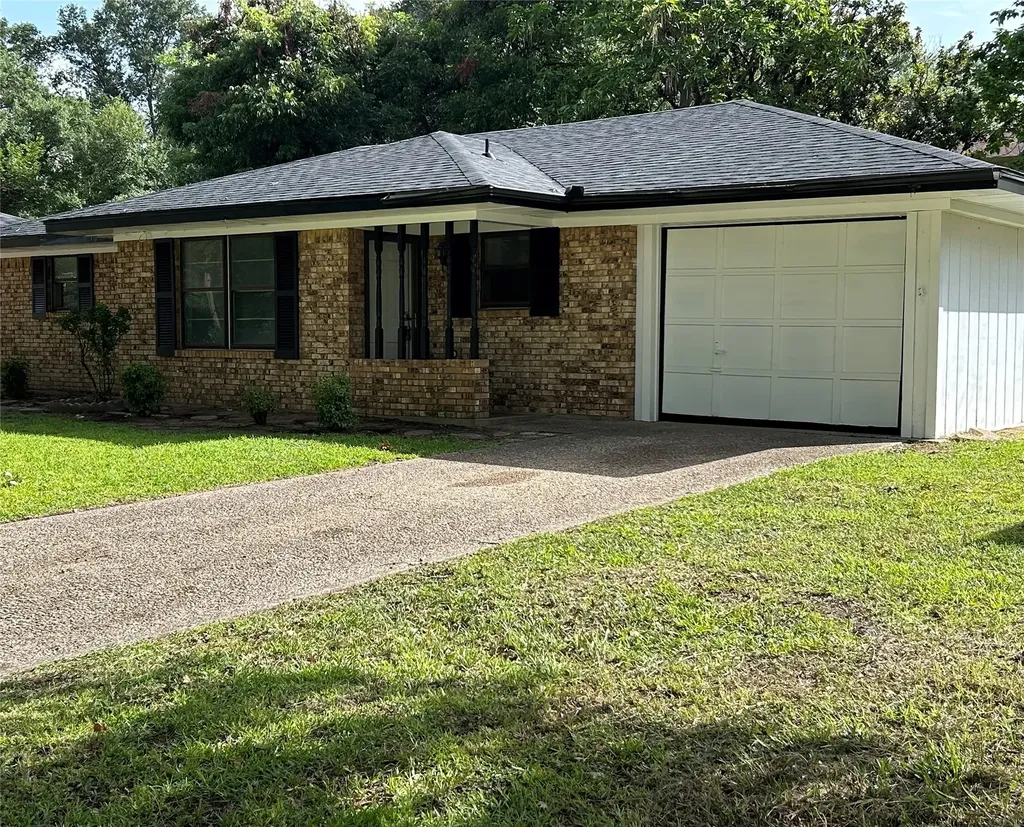 900 N 23 1/2 Street Corsicana TX 75110