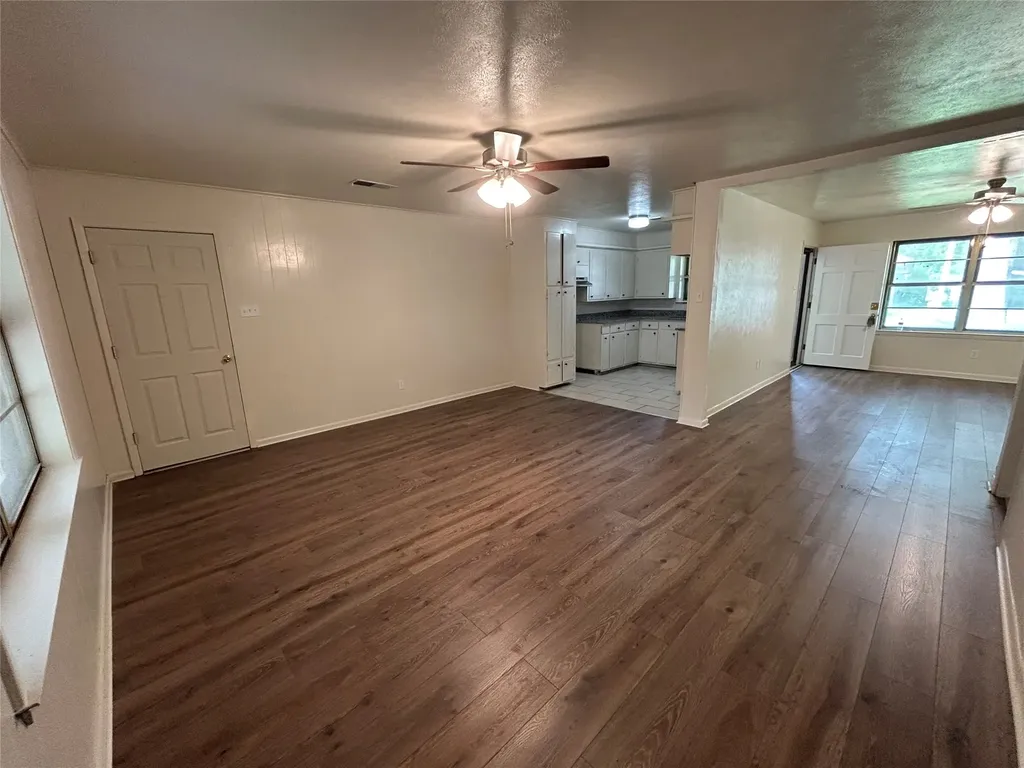 900 N 23 1/2 Street Corsicana TX 75110