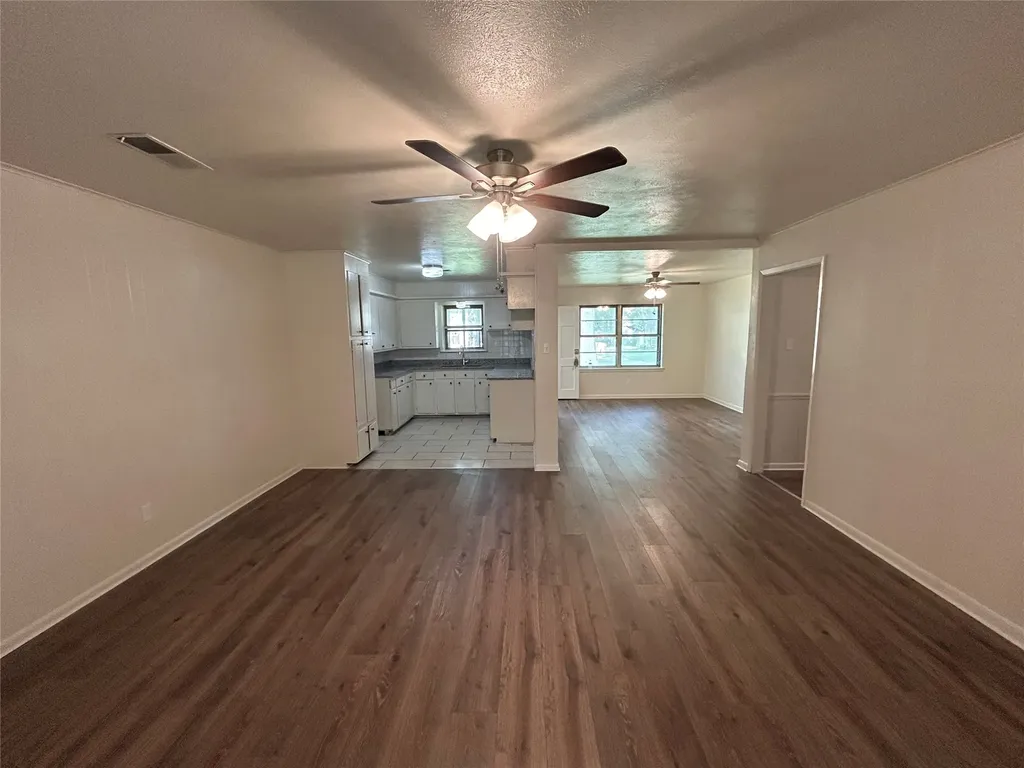 900 N 23 1/2 Street Corsicana TX 75110