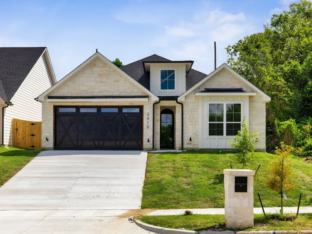 2918 NW 20th Street Fort Worth TX 76106