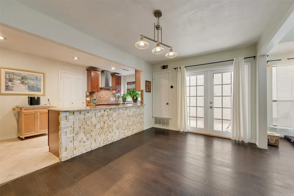 17113 Upper Bay Road Addison TX 75001