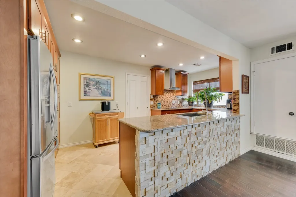 17113 Upper Bay Road Addison TX 75001