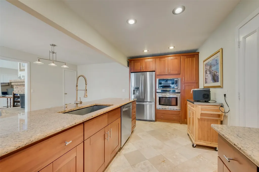 17113 Upper Bay Road Addison TX 75001