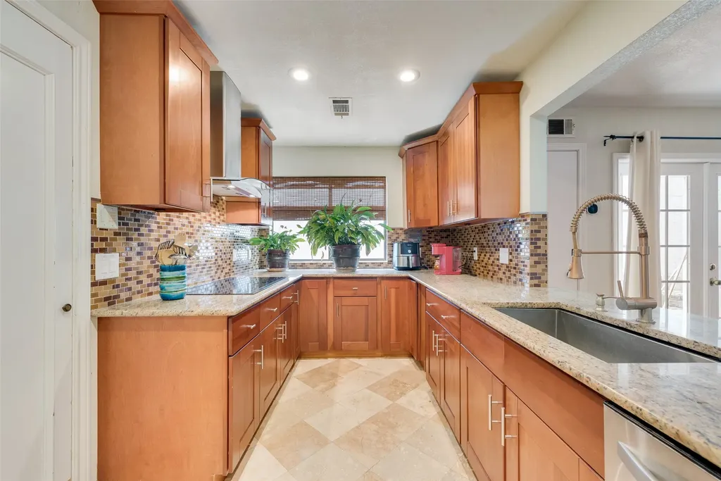 17113 Upper Bay Road Addison TX 75001
