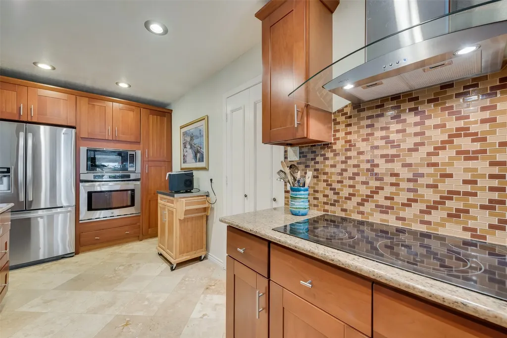 17113 Upper Bay Road Addison TX 75001