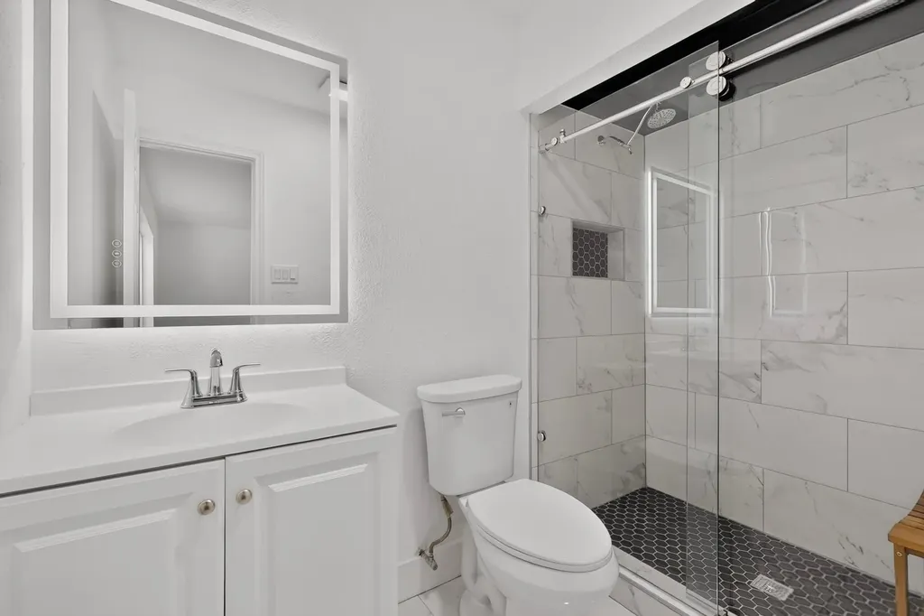 1813 Legend Garland TX 75042