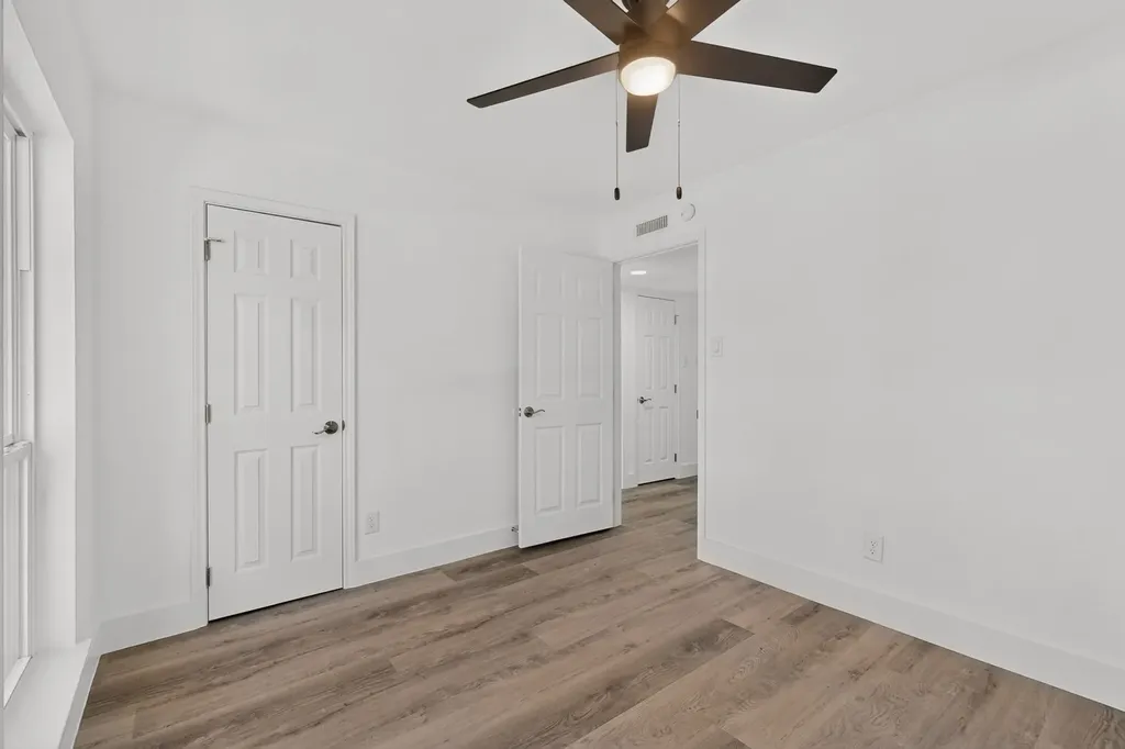 1813 Legend Garland TX 75042