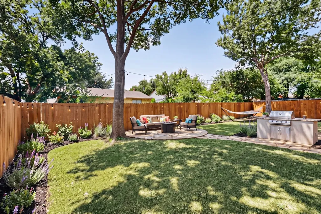 1813 Legend Garland TX 75040