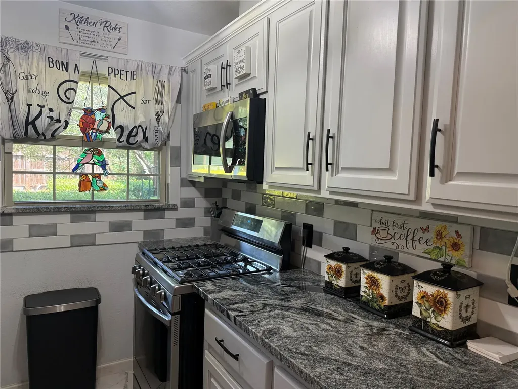 4113 Barksdale Court Dallas TX 75211