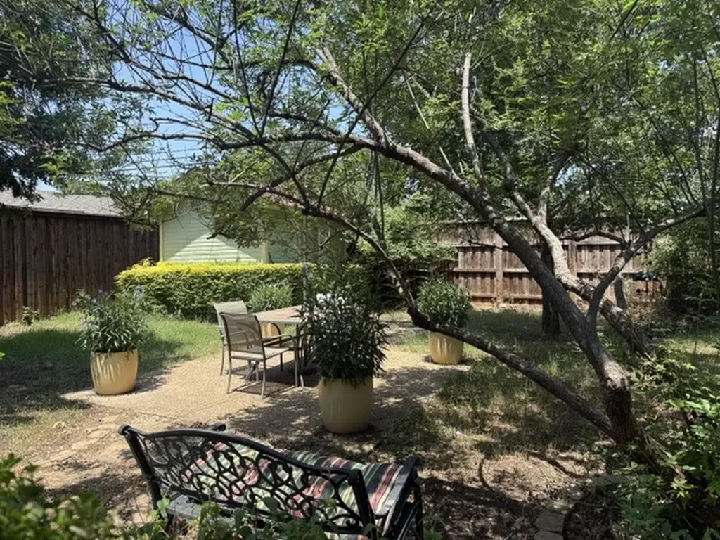 4113 Barksdale Court Dallas TX 75211
