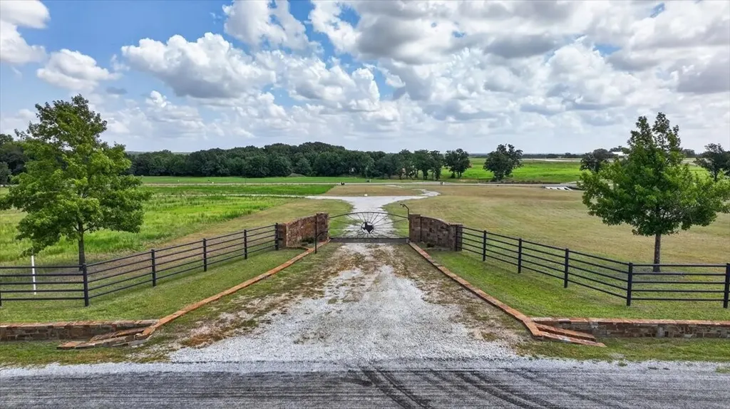 Lot 4 Woodbridge Boulevard Bowie TX 76230