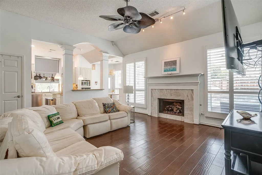 2800 Rosecliff Terrace Grapevine TX 76051