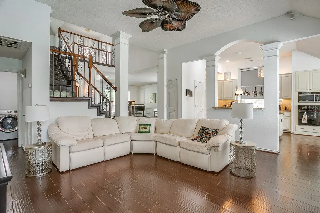 2800 Rosecliff Terrace Grapevine TX 76051