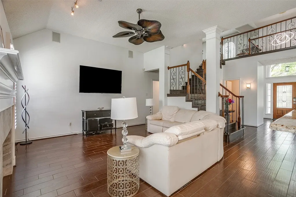 2800 Rosecliff Terrace Grapevine TX 76051