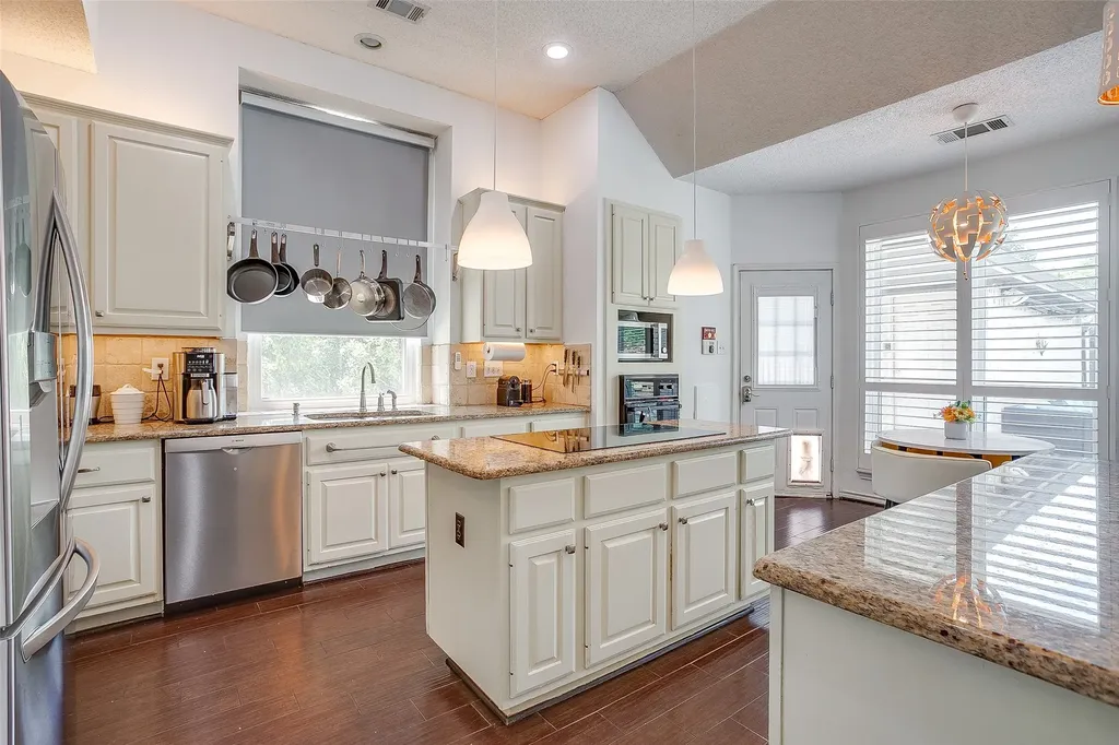 2800 Rosecliff Terrace Grapevine TX 76051